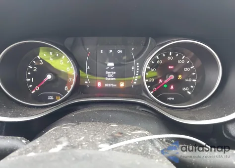 2018 Jeep Compass Latitude 4X4 z USA, uszkodzony, nr VIN 3C4NJDBB8JT162746